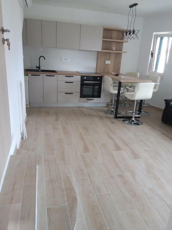 Apartments Lorio Водице Екстер'єр фото
